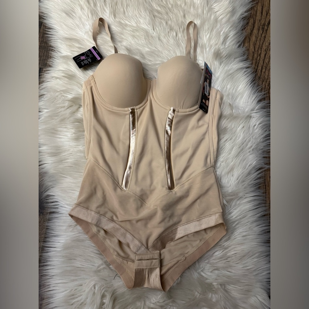 Maidenform 38C‎ Firm Yummy Control Easy Up Strapless Bodysuit Convertible New